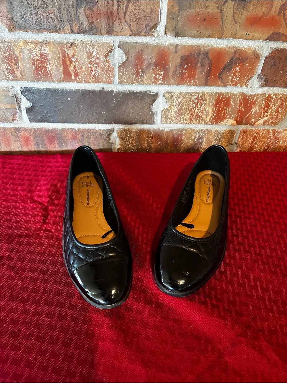 Time and Tru Women’s Black Memory Foam Flats shoes Size:6